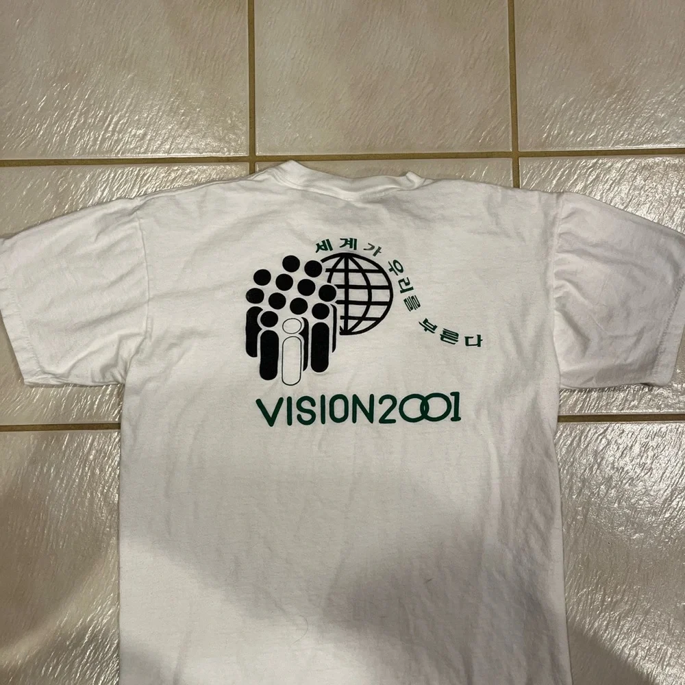 Japanese, Vision 2001 - Picture 2 of 3